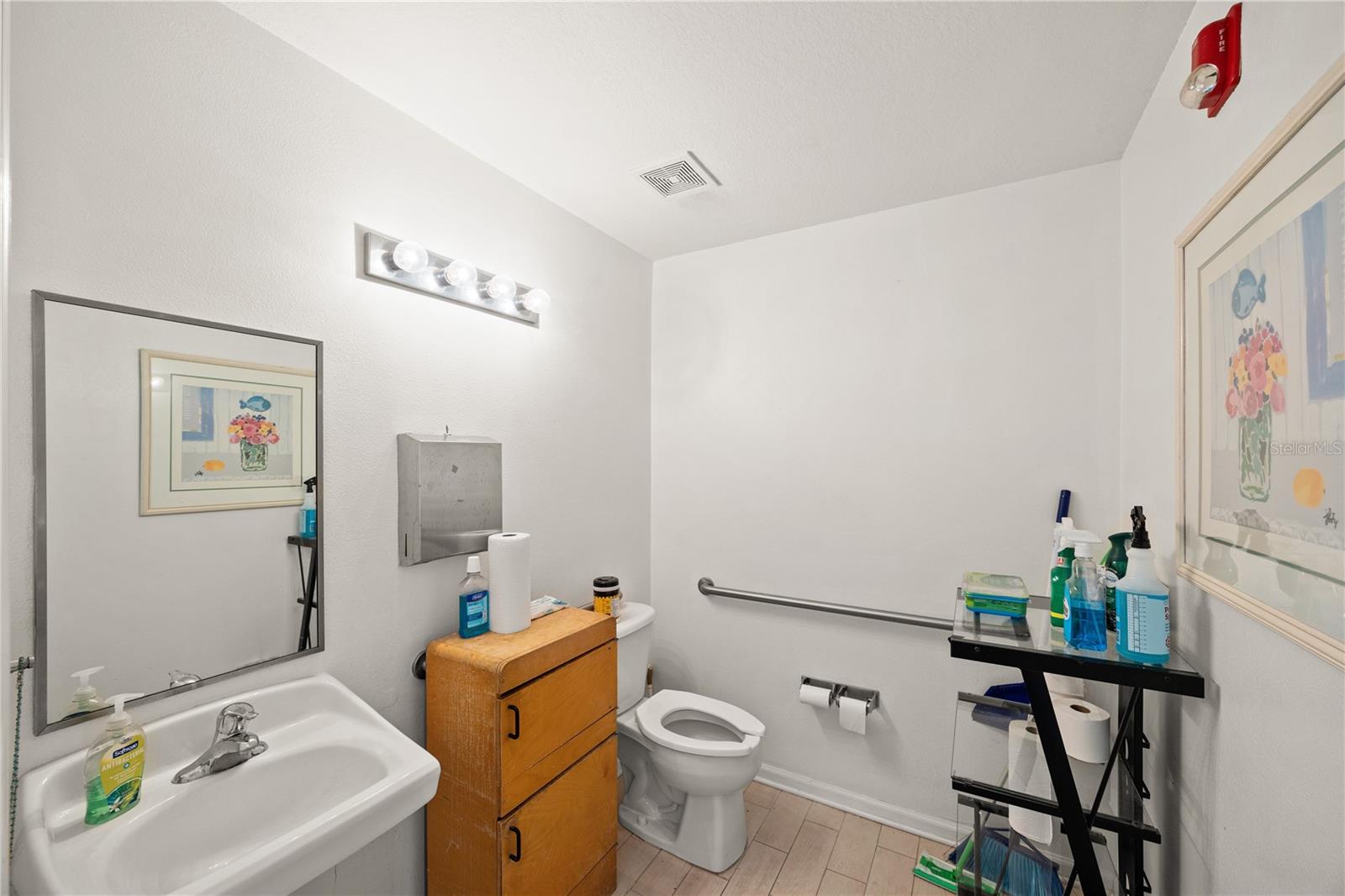 Image 17 of 33 For 121 Triple Diamond Boulevard 4