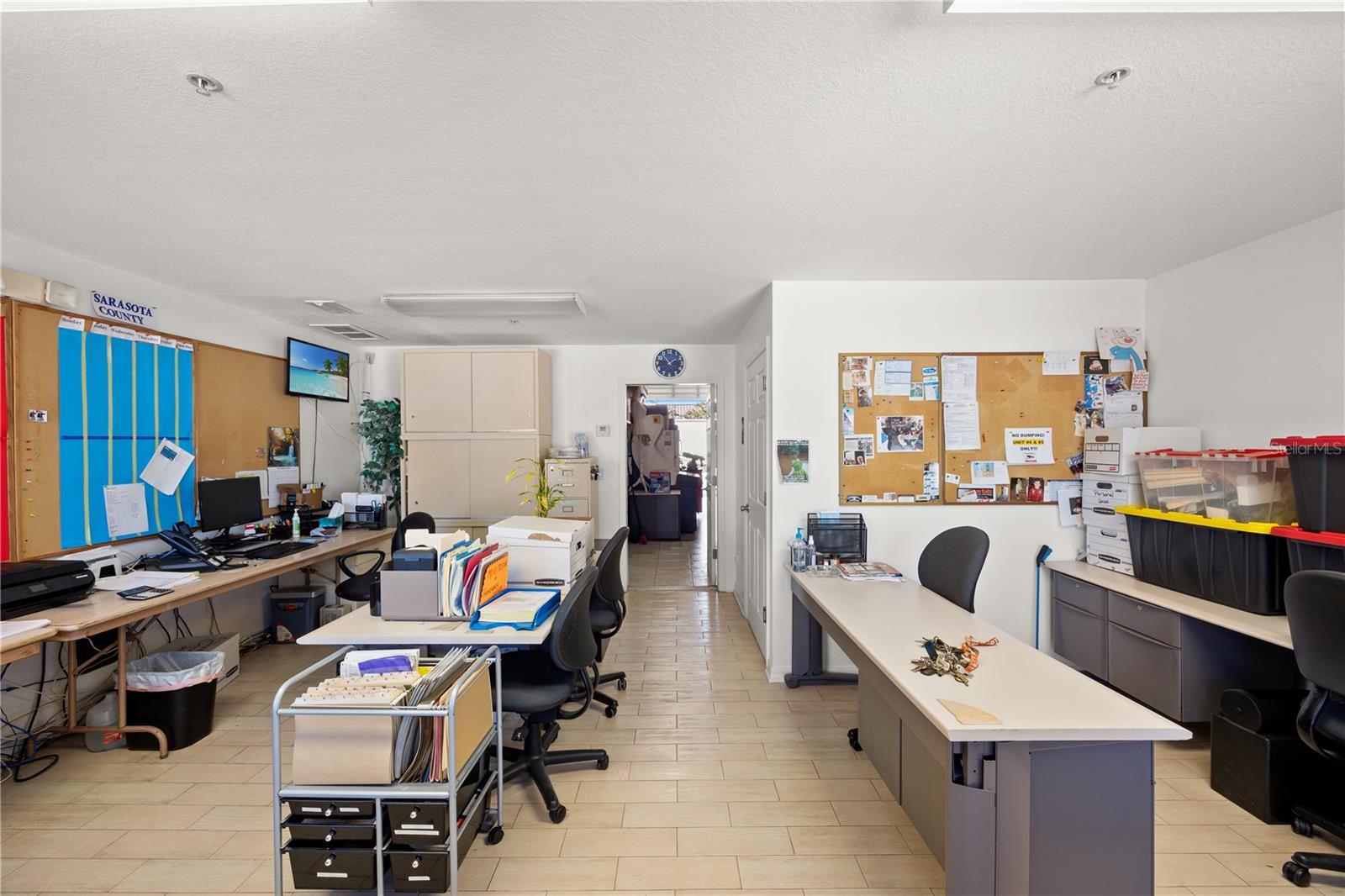 Image 18 of 33 For 121 Triple Diamond Boulevard 4