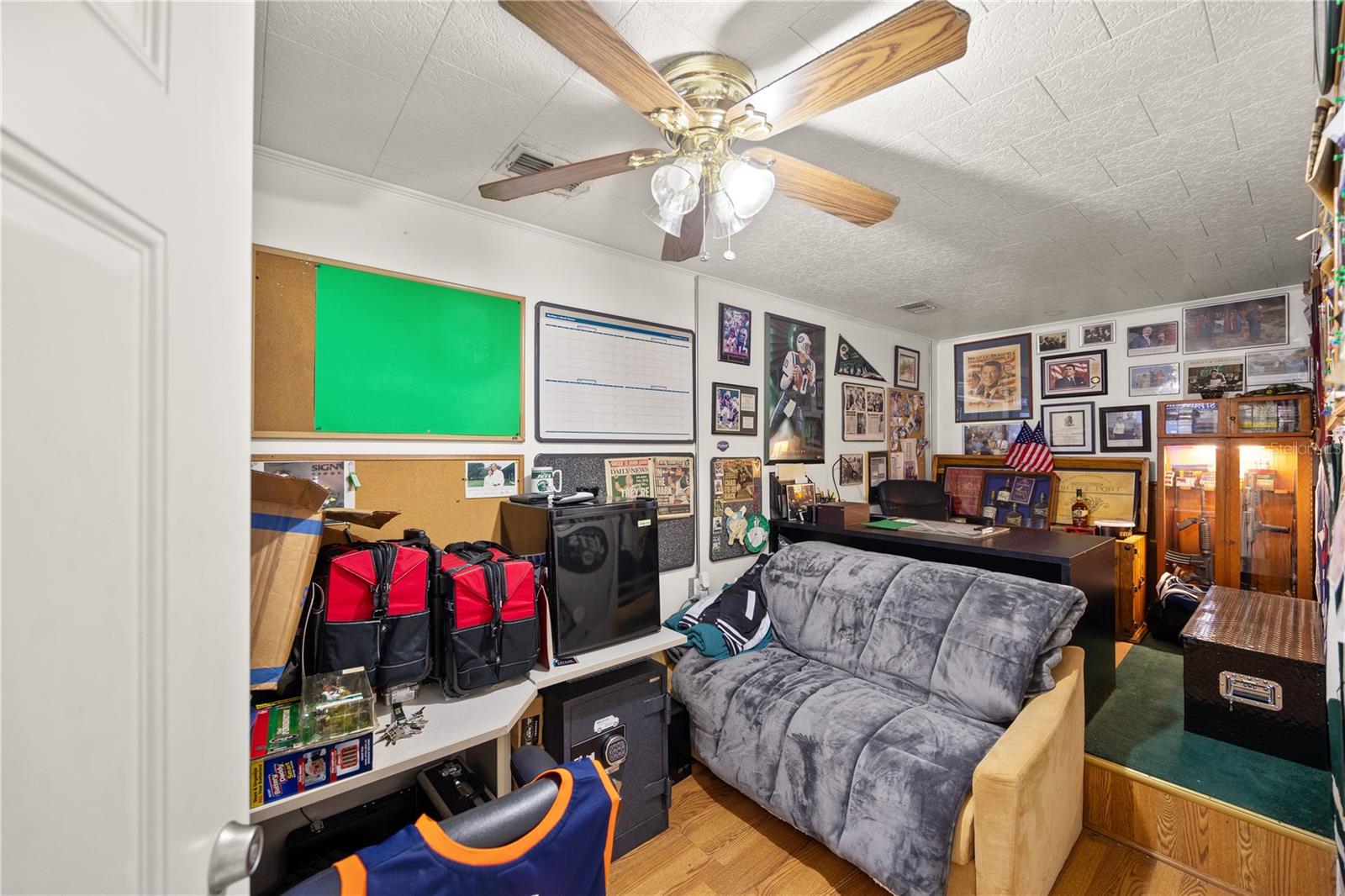 Image 19 of 33 For 121 Triple Diamond Boulevard 4