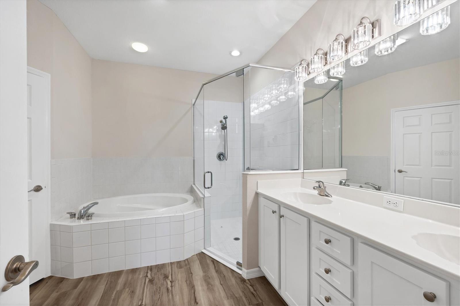 Image 16 of 47 For 9014 Beacon Manor Terrace