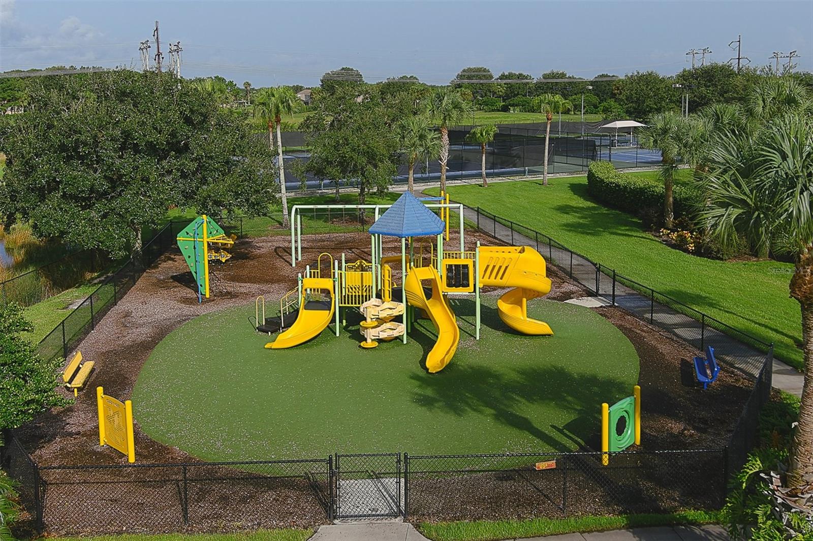 Image 37 of 47 For 9014 Beacon Manor Terrace