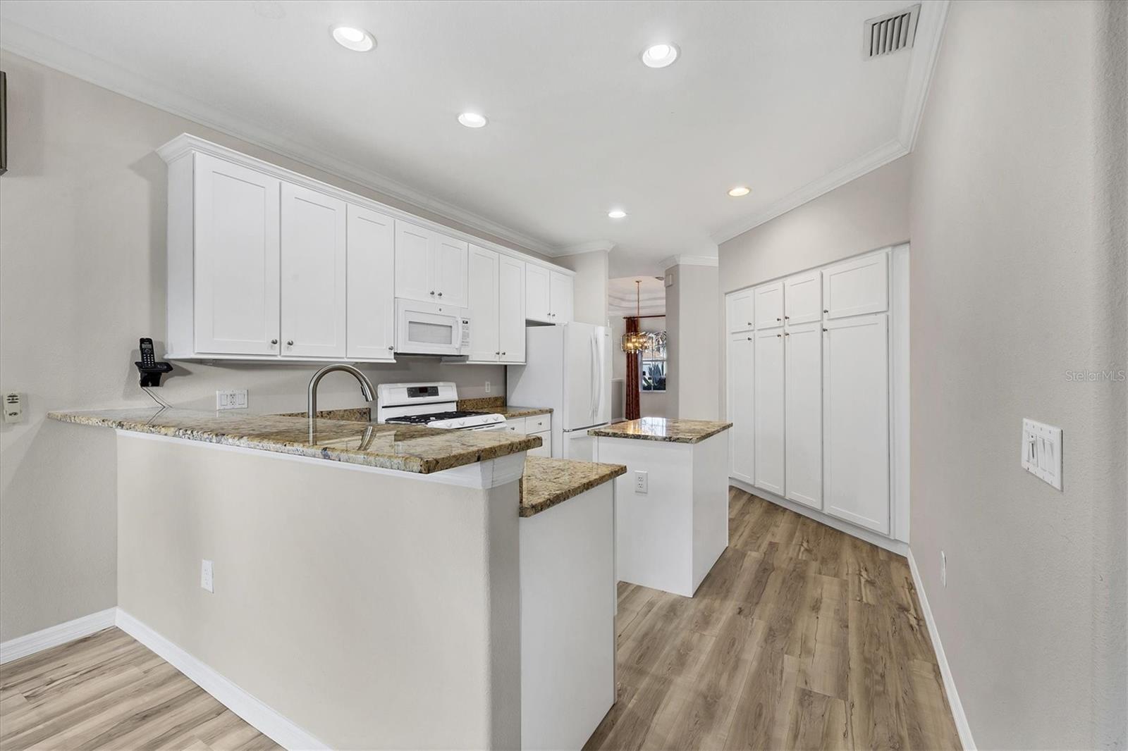 Image 8 of 47 For 9014 Beacon Manor Terrace