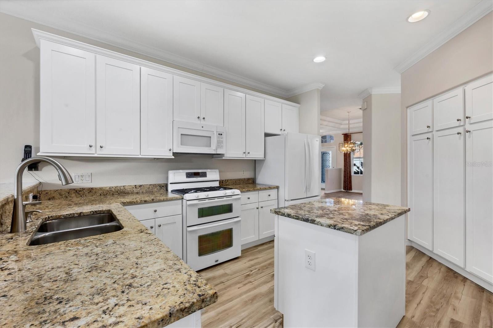 Image 9 of 47 For 9014 Beacon Manor Terrace