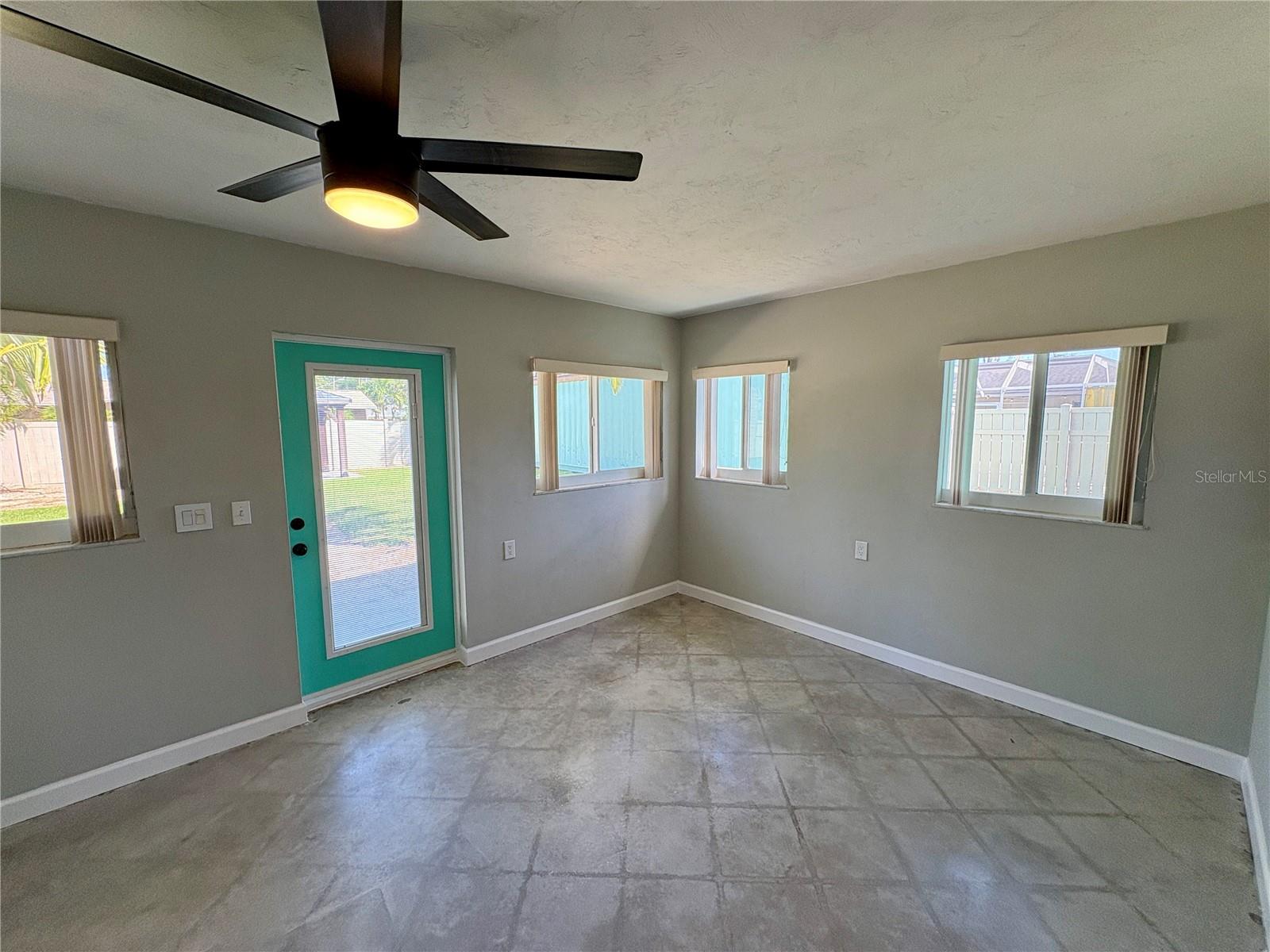 Image 18 of 27 For 4342 Pompano Lane