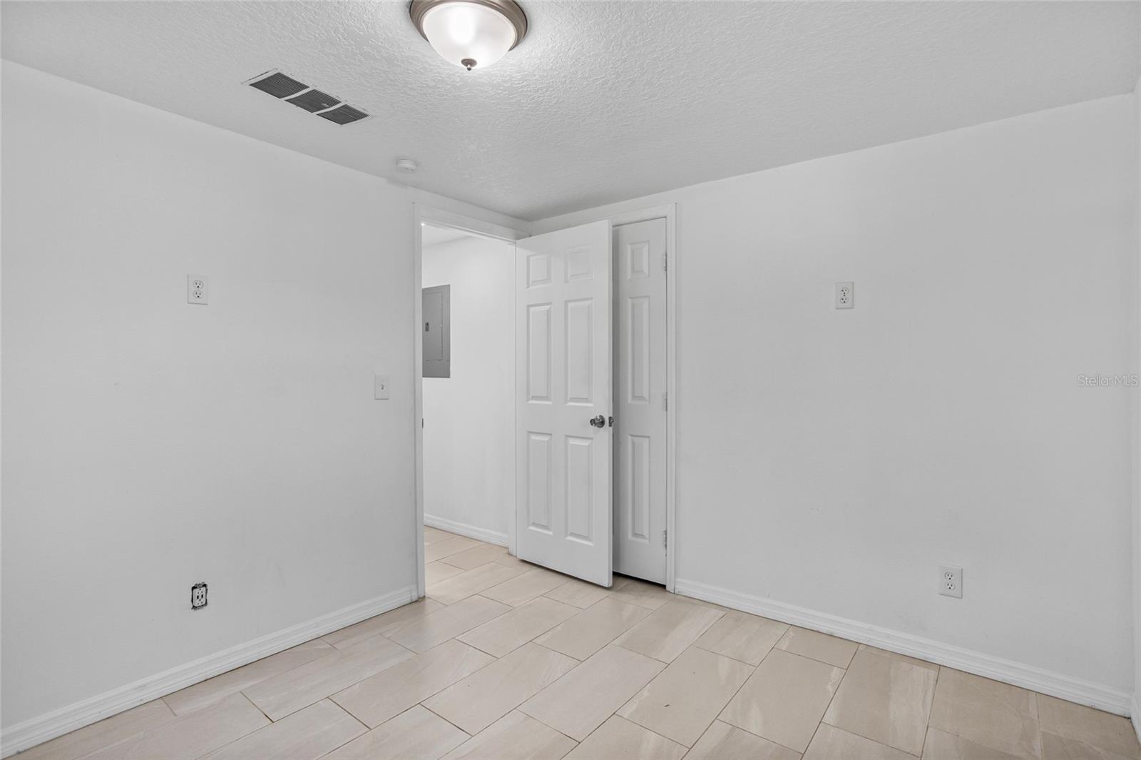 Image 14 of 39 For 1201 1st Street