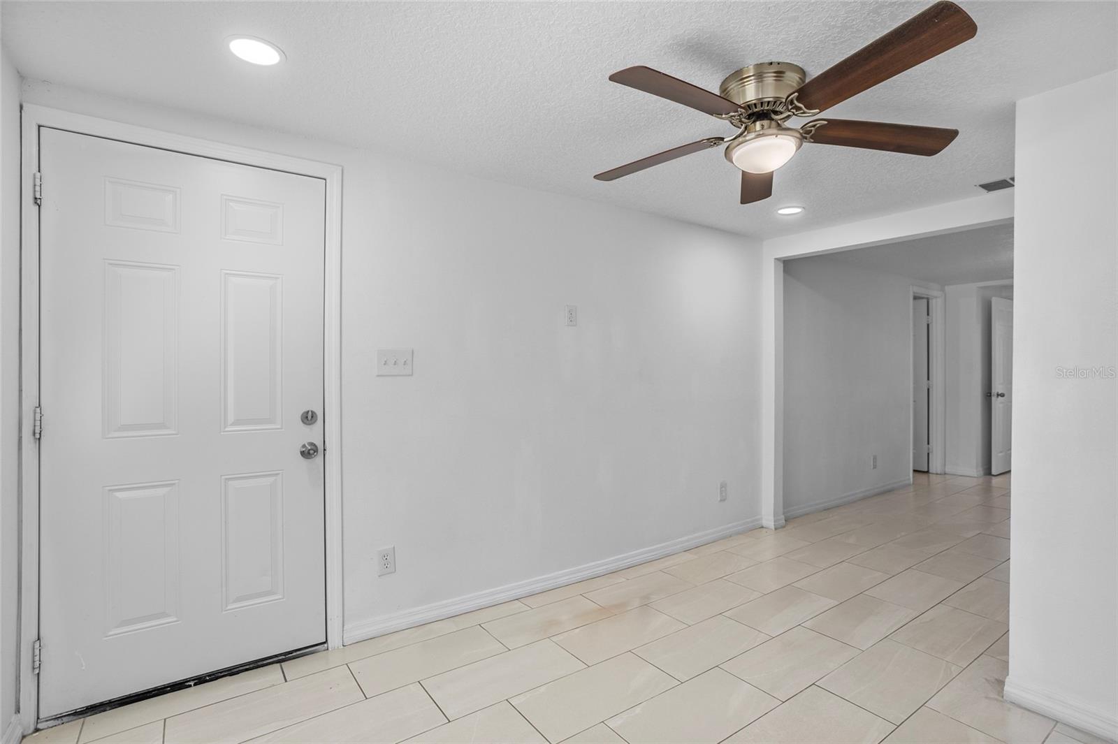 Image 17 of 39 For 1201 1st Street