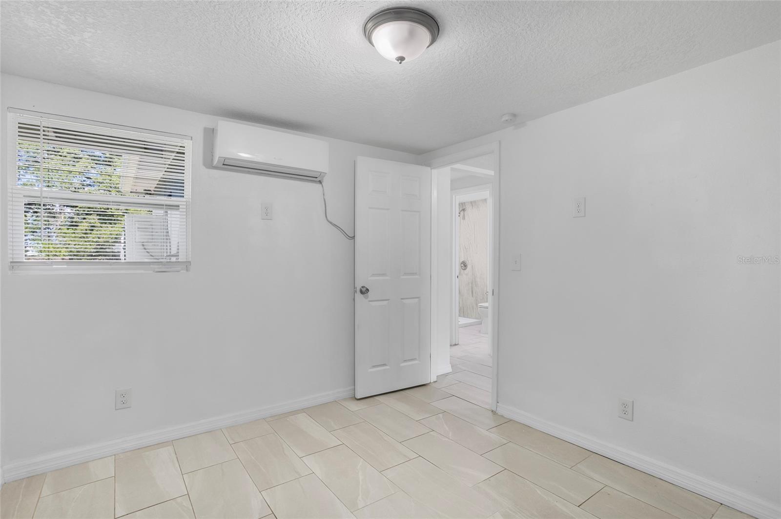 Image 23 of 39 For 1201 1st Street