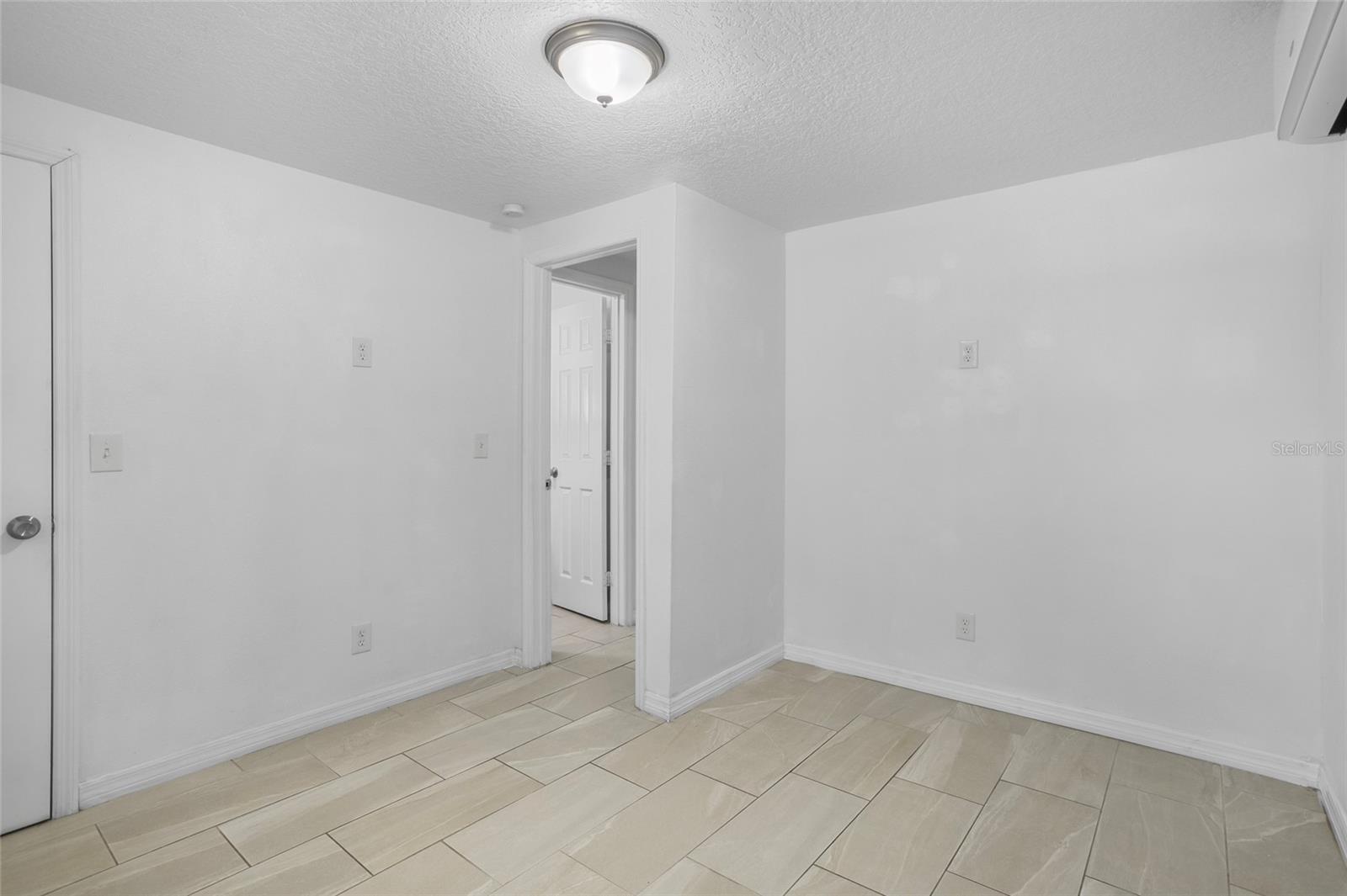 Image 26 of 39 For 1201 1st Street