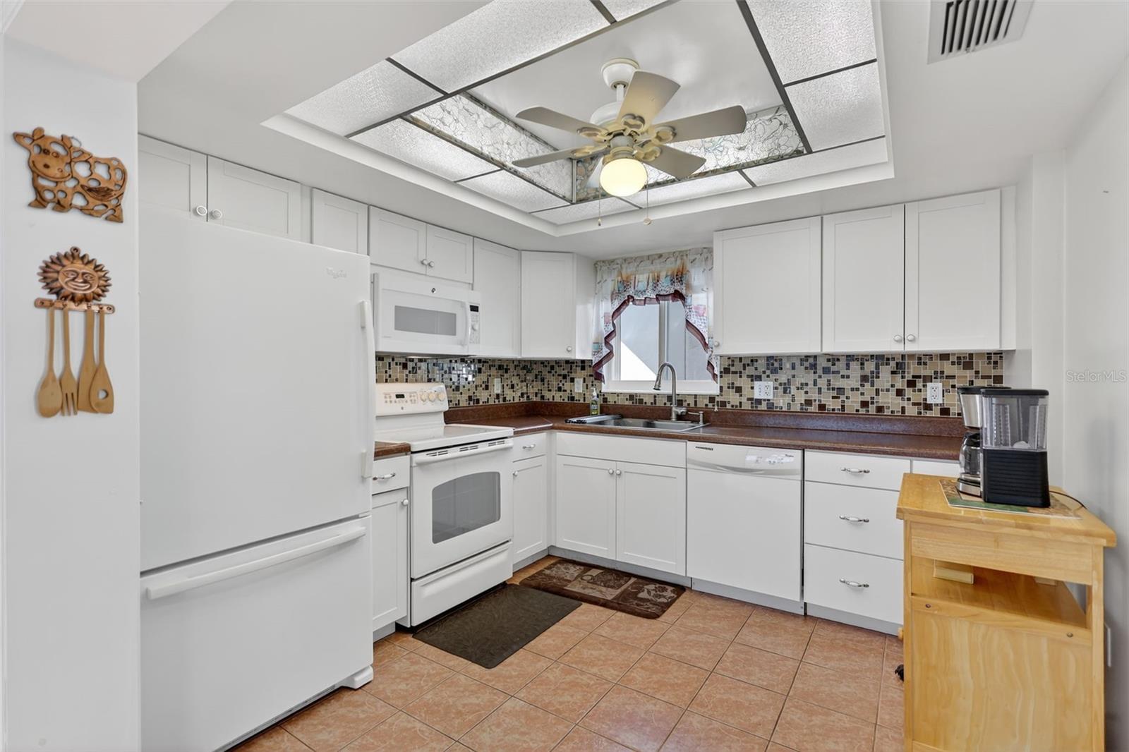 Image 13 of 42 For 14 Strathmore Boulevard 14