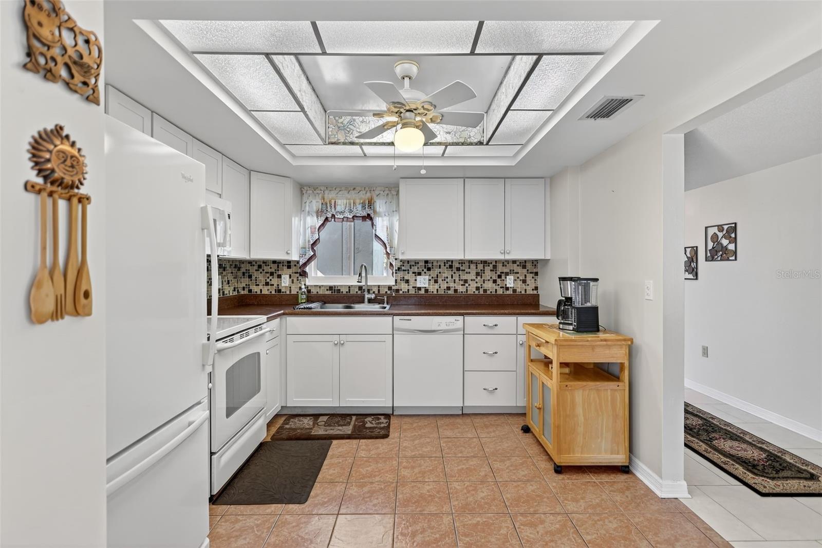 Image 14 of 42 For 14 Strathmore Boulevard 14