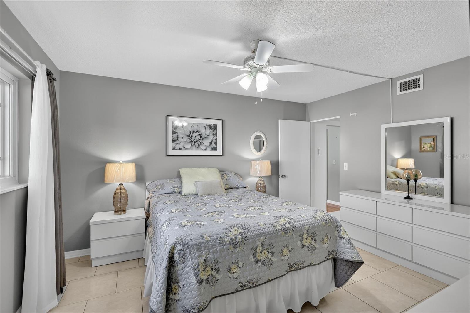 Image 19 of 42 For 14 Strathmore Boulevard 14