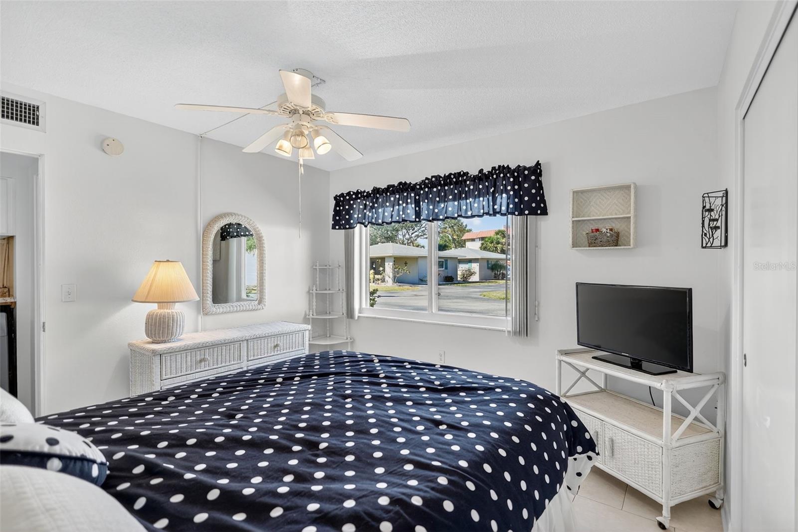 Image 25 of 42 For 14 Strathmore Boulevard 14