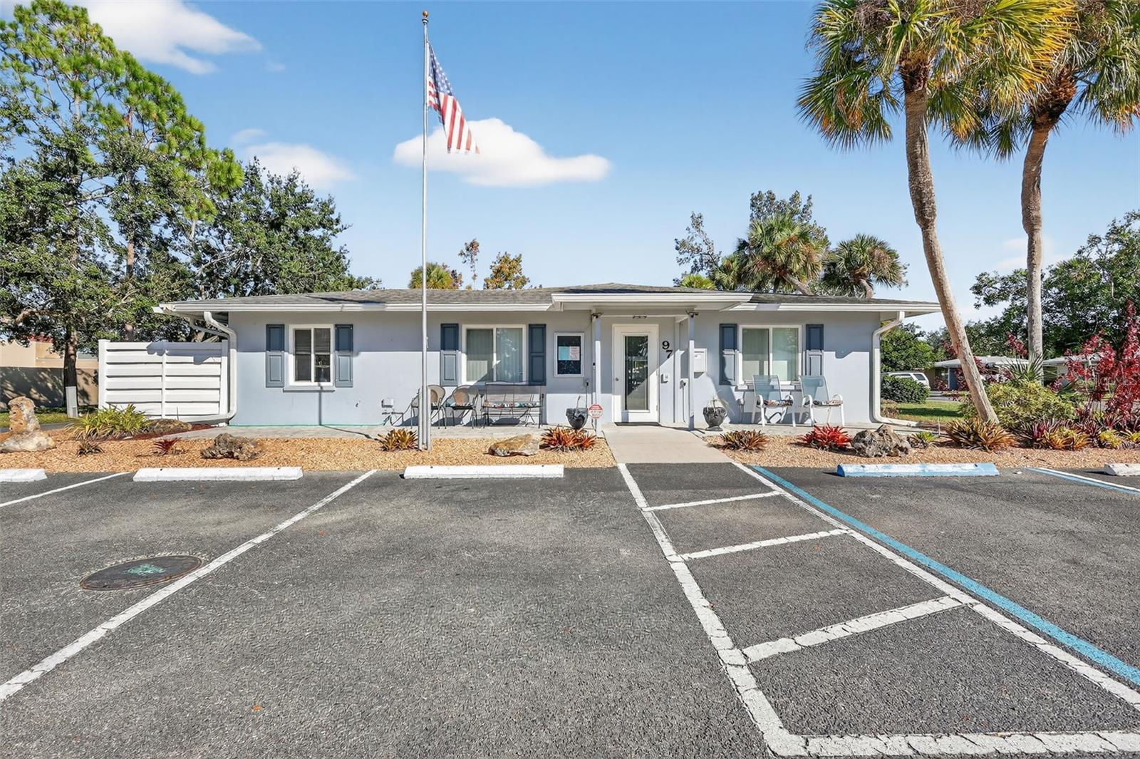 Image 34 of 42 For 14 Strathmore Boulevard 14