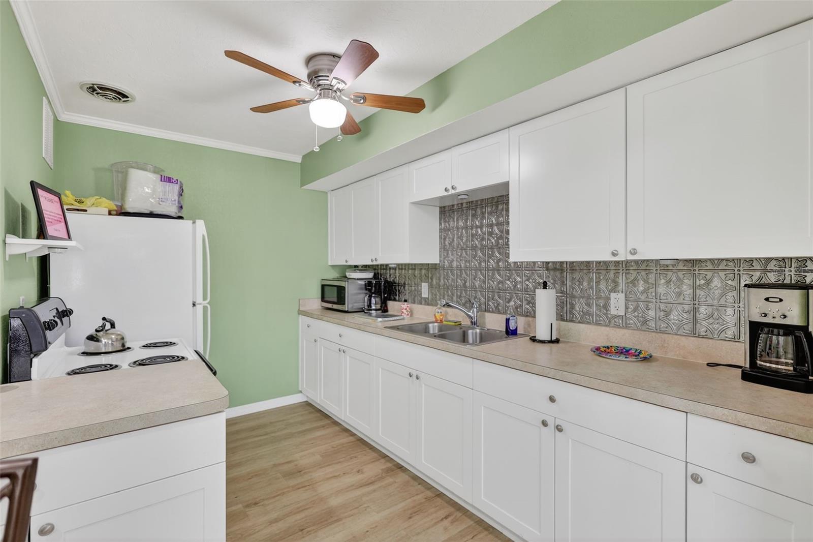 Image 37 of 42 For 14 Strathmore Boulevard 14