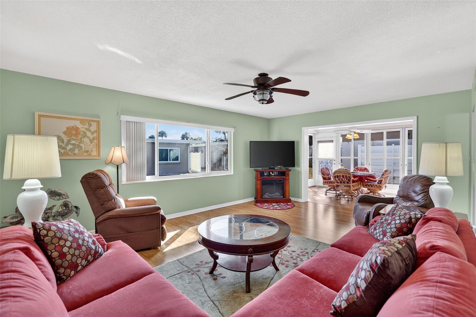 Image 7 of 42 For 14 Strathmore Boulevard 14