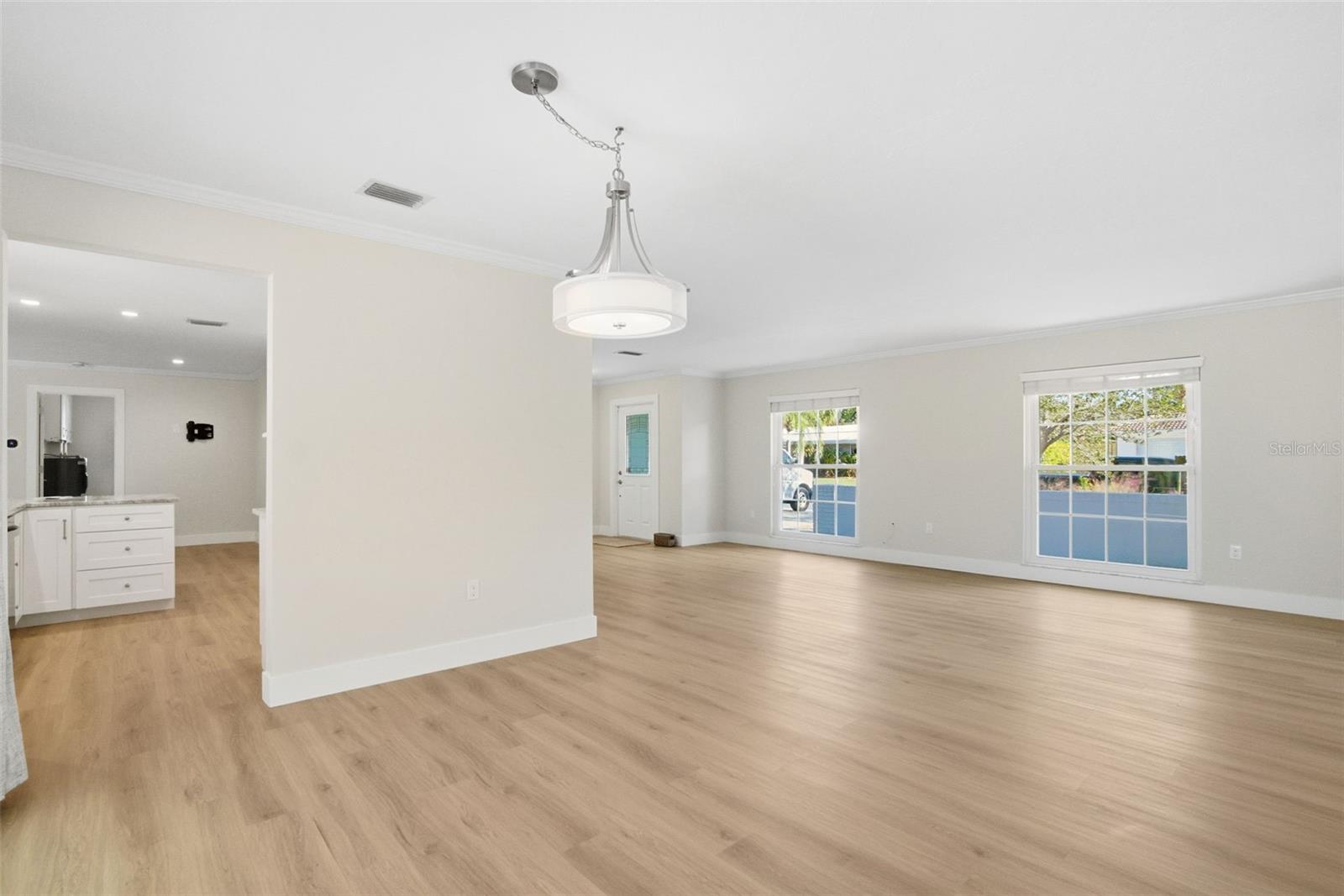 Image 10 of 69 For 630 Venice Lane