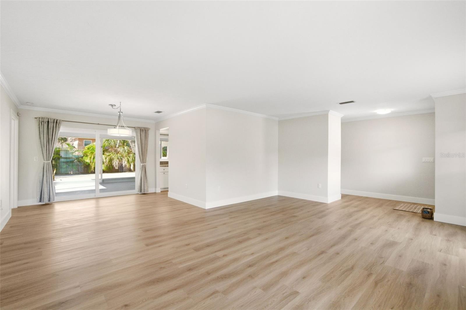 Image 11 of 69 For 630 Venice Lane