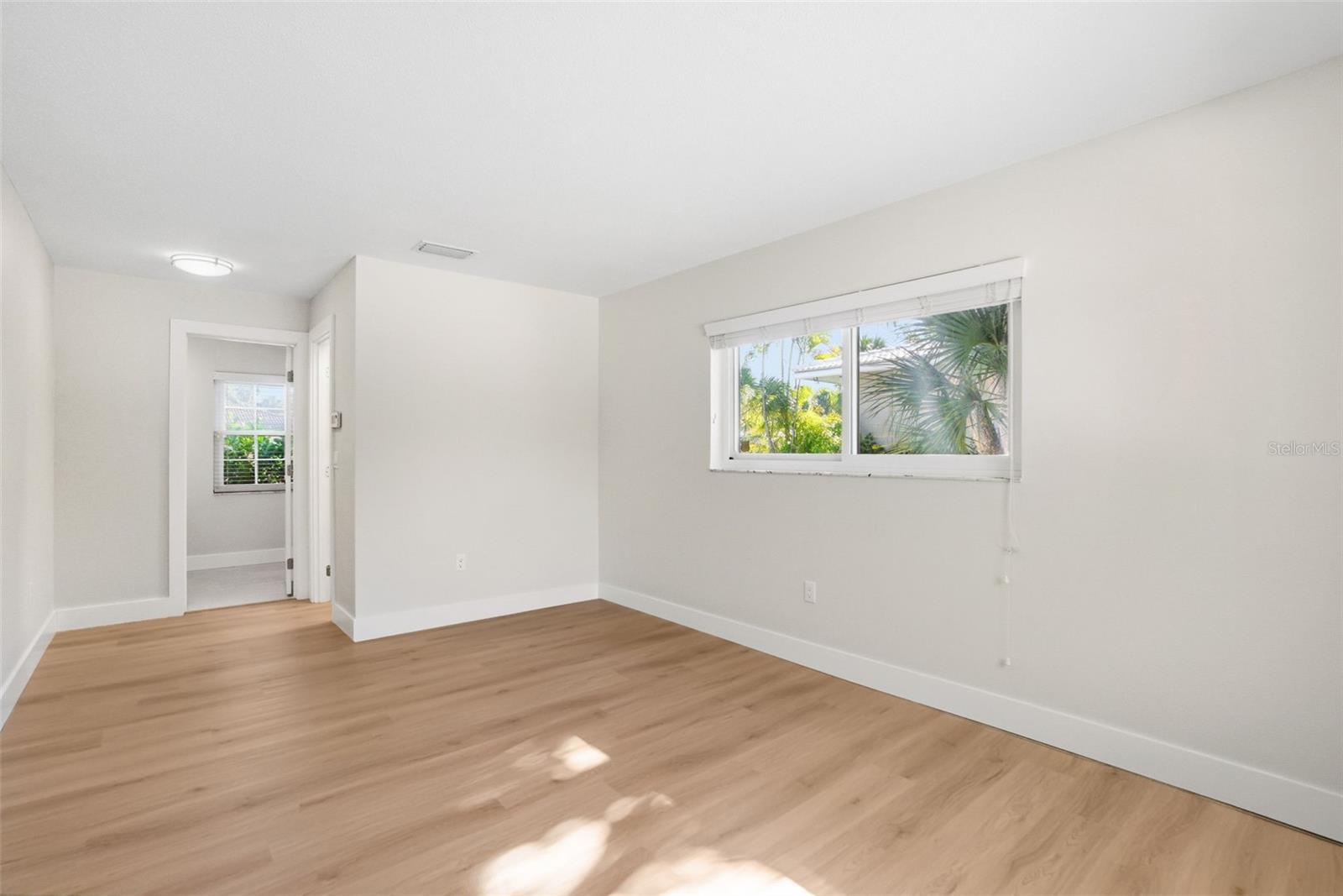 Image 13 of 69 For 630 Venice Lane