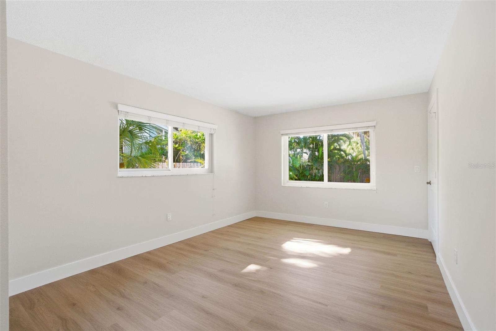 Image 15 of 69 For 630 Venice Lane