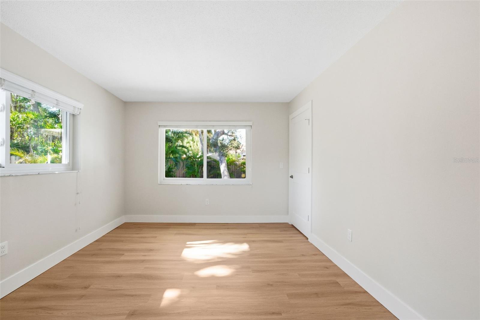 Image 16 of 69 For 630 Venice Lane