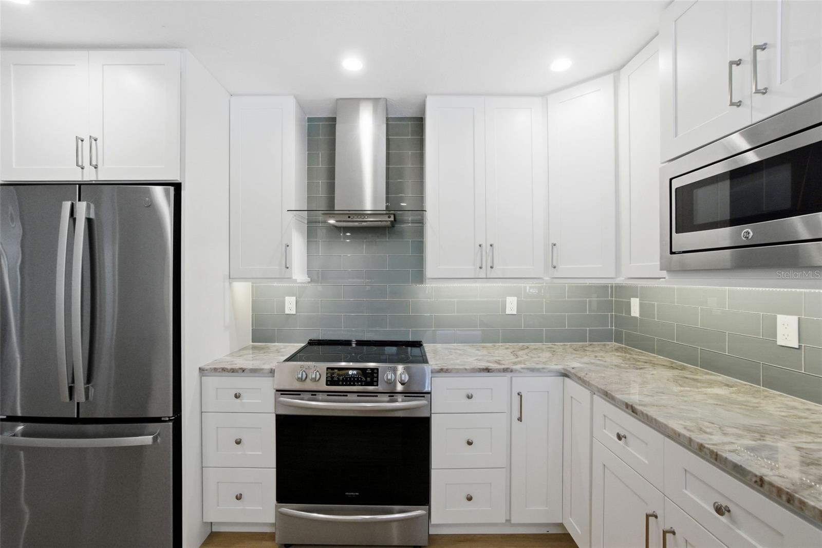 Image 20 of 69 For 630 Venice Lane