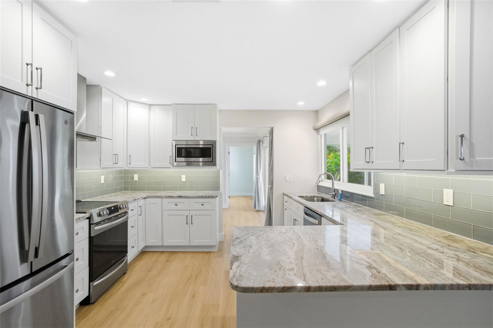 Image 21 of 69 For 630 Venice Lane