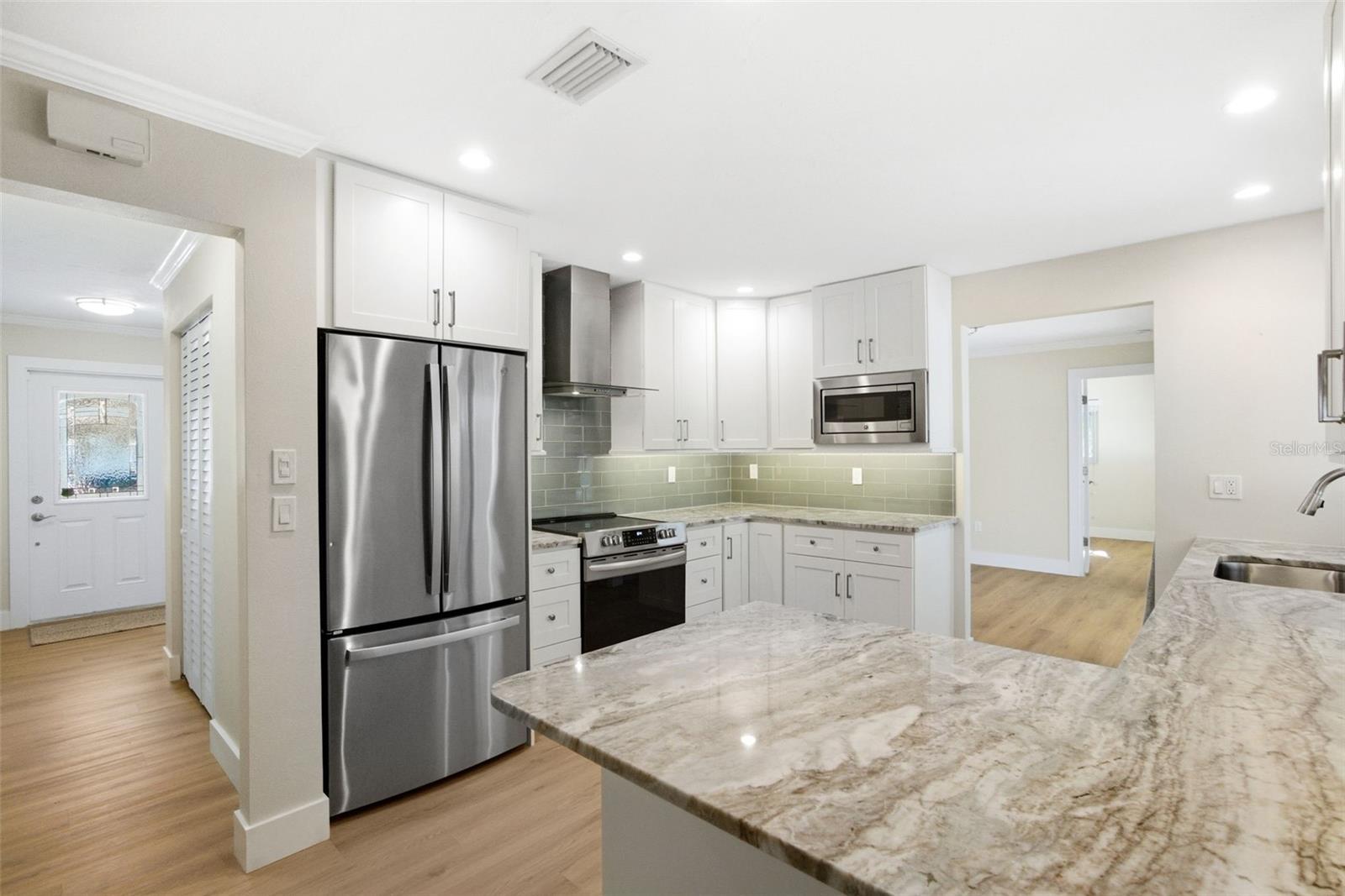 Image 22 of 69 For 630 Venice Lane