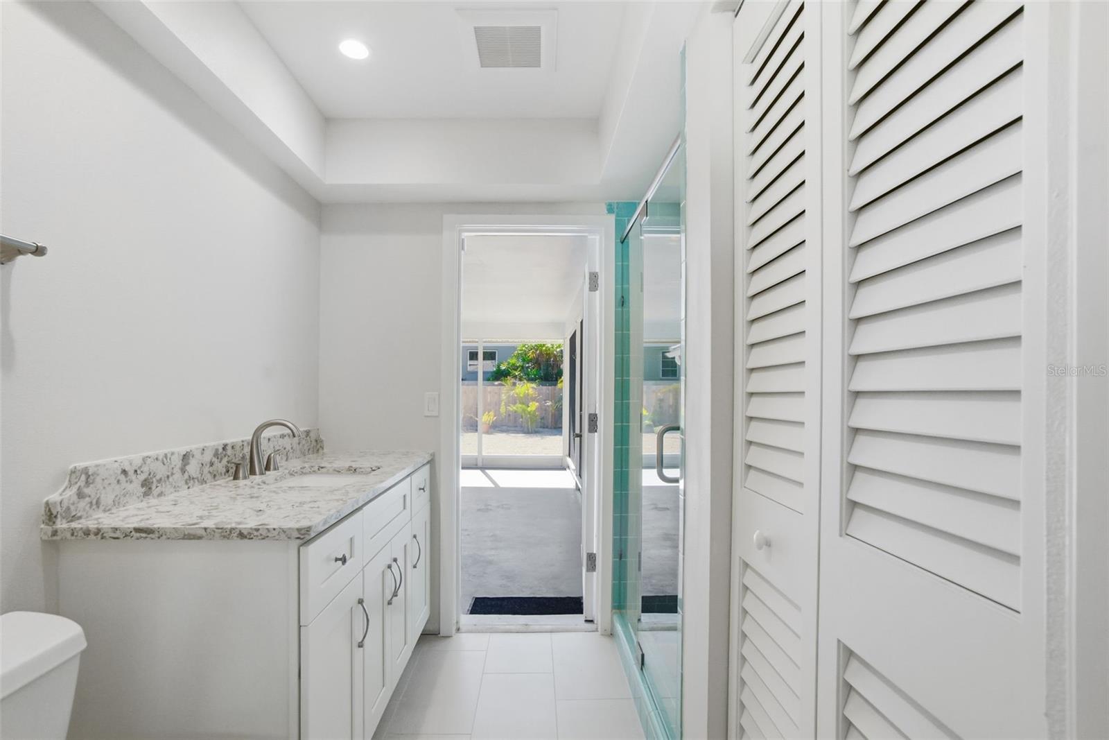 Image 29 of 69 For 630 Venice Lane