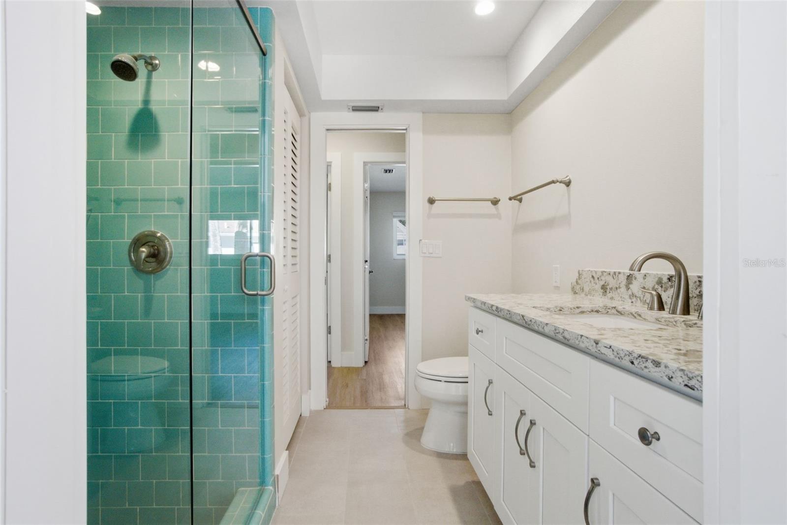 Image 30 of 69 For 630 Venice Lane