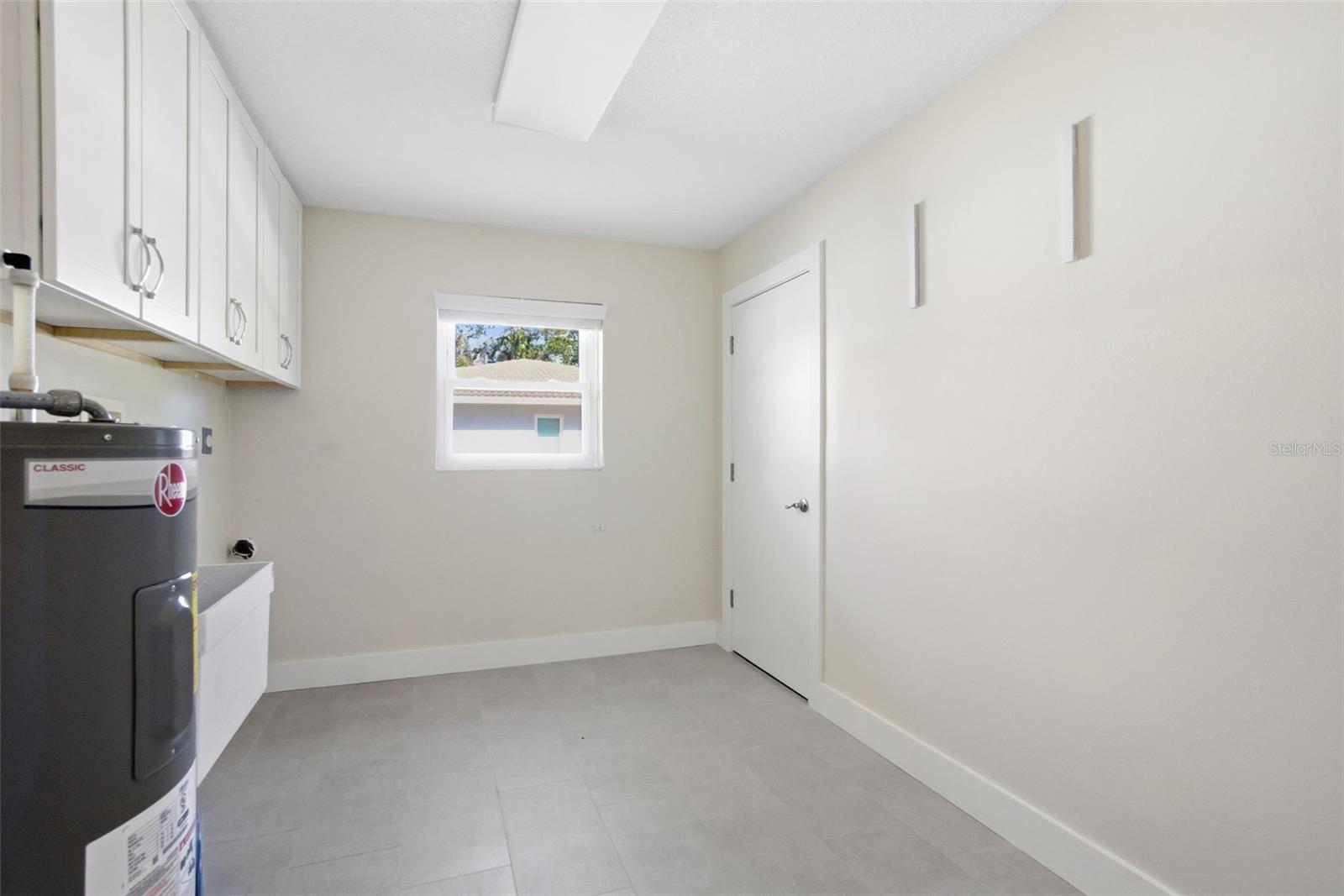 Image 35 of 69 For 630 Venice Lane