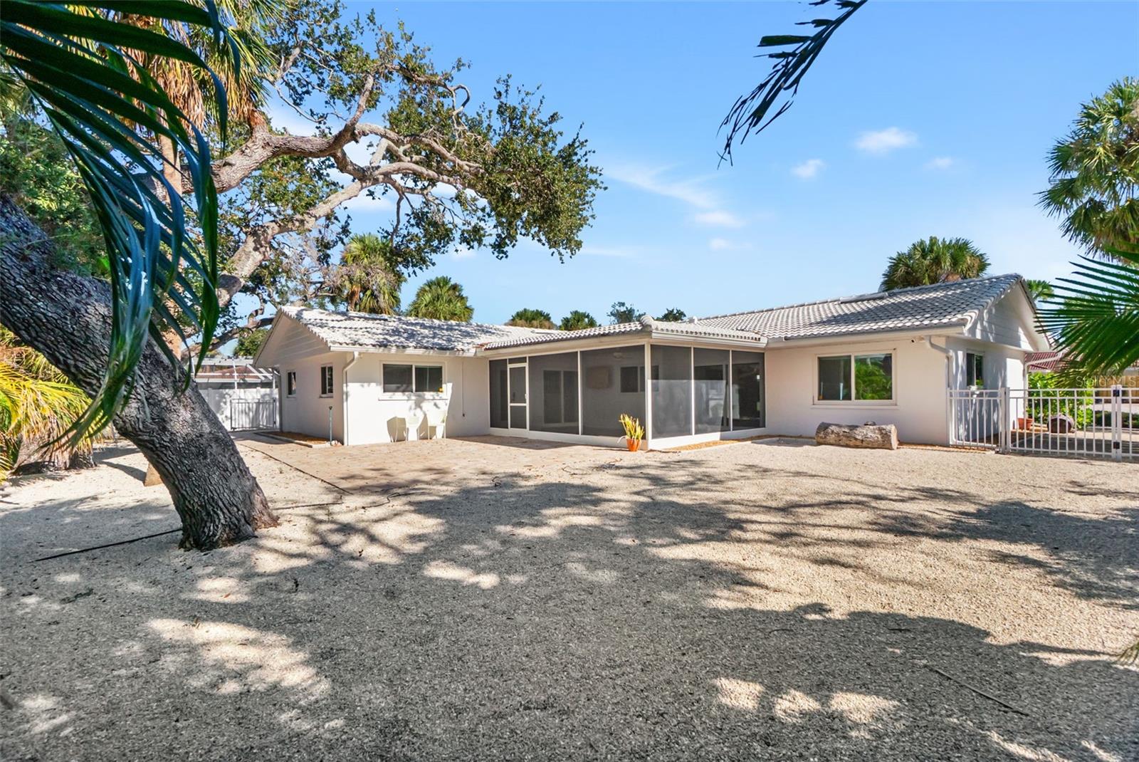 Image 45 of 69 For 630 Venice Lane