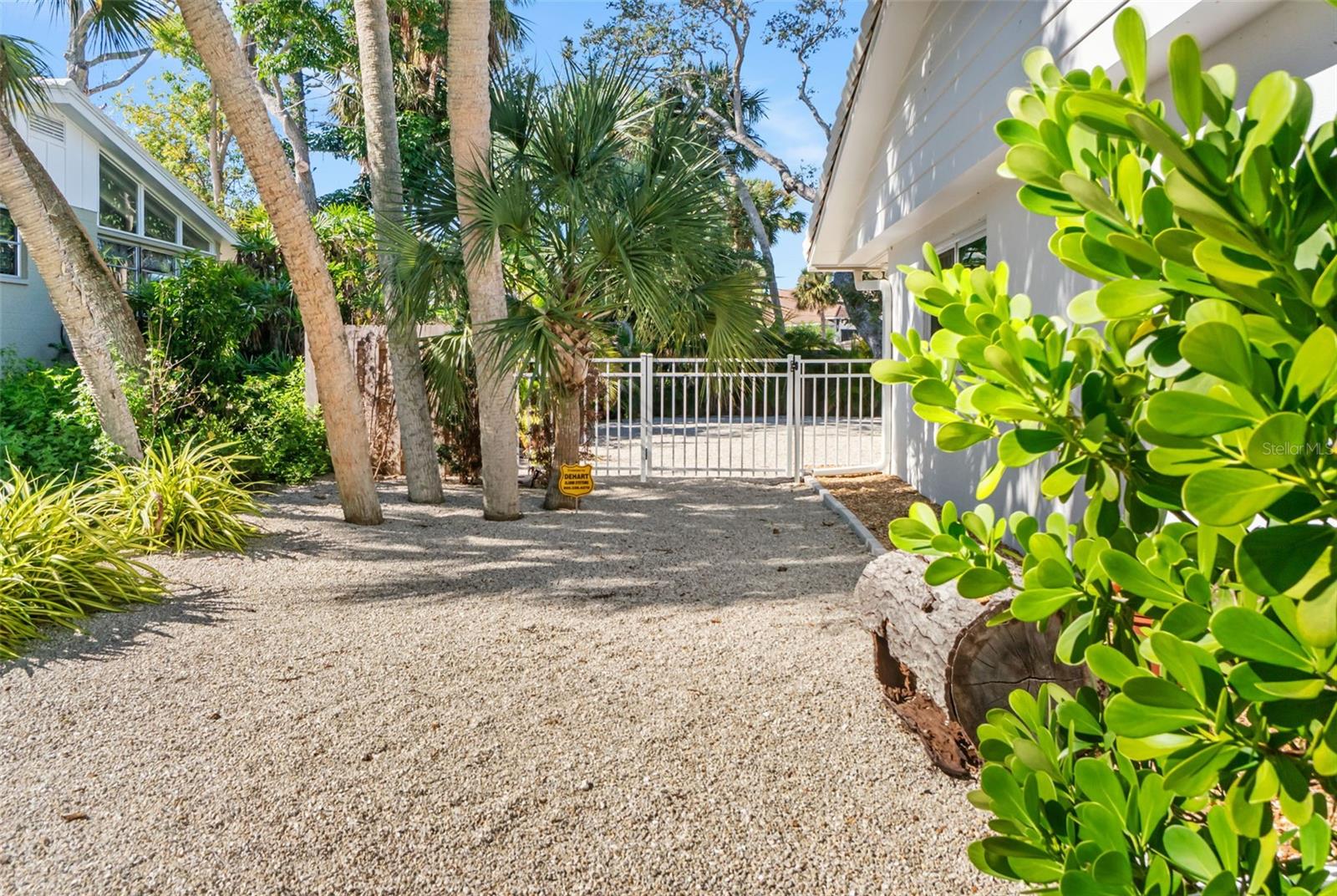 Image 46 of 69 For 630 Venice Lane