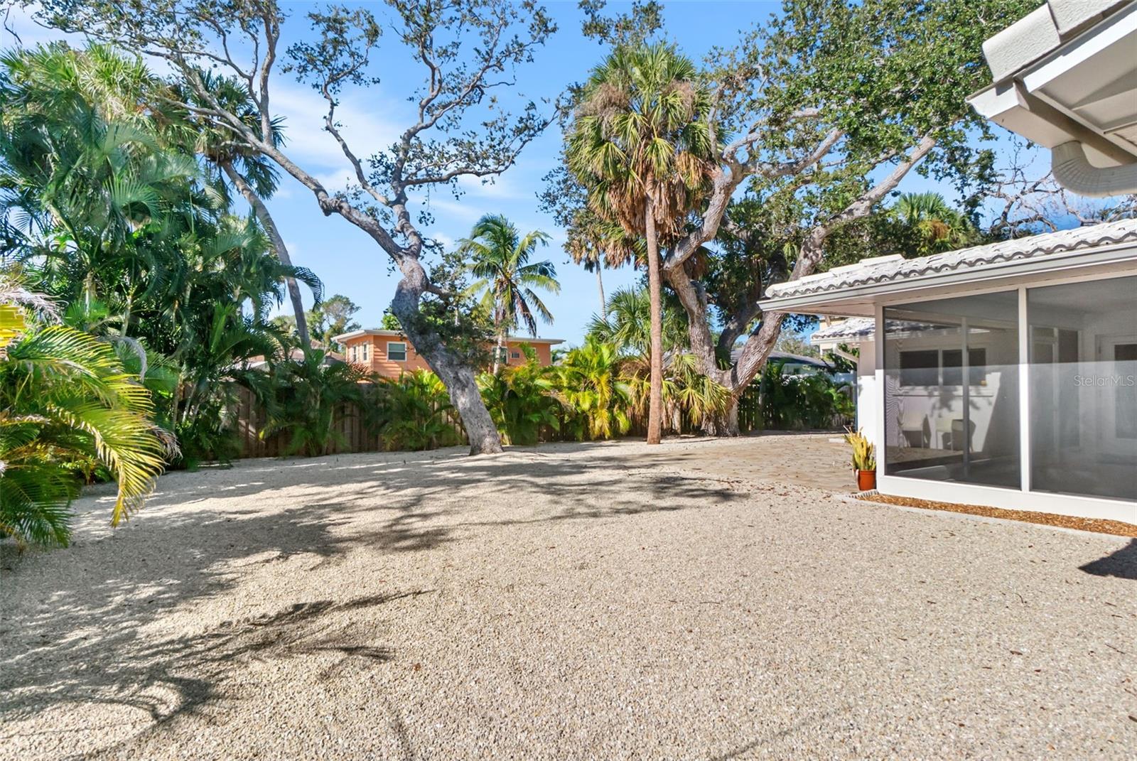 Image 47 of 69 For 630 Venice Lane