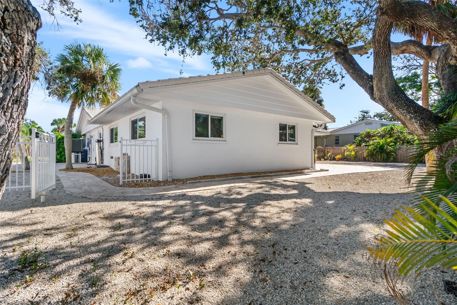 Image 49 of 69 For 630 Venice Lane