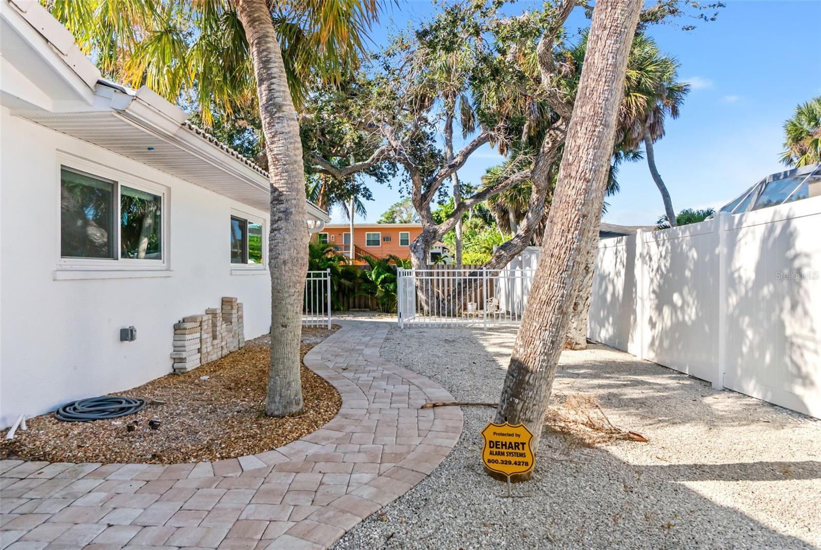 Image 52 of 69 For 630 Venice Lane