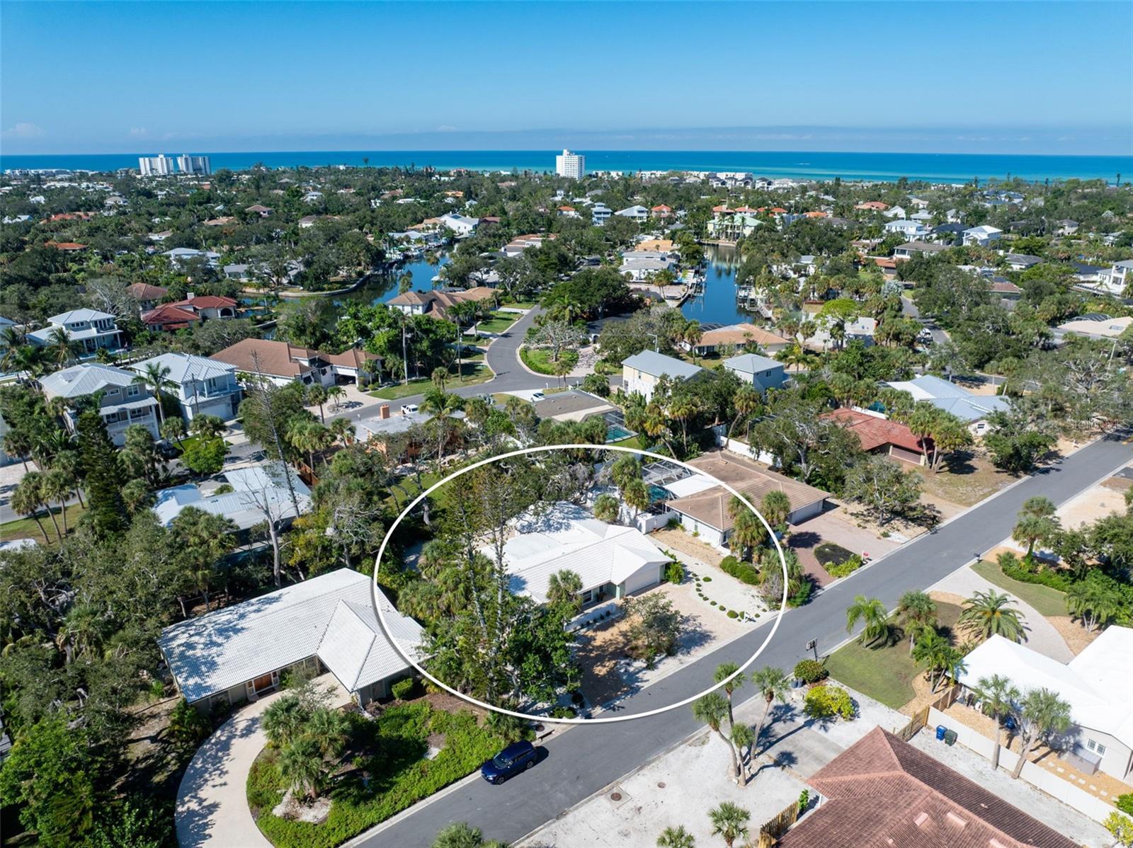 Image 60 of 69 For 630 Venice Lane