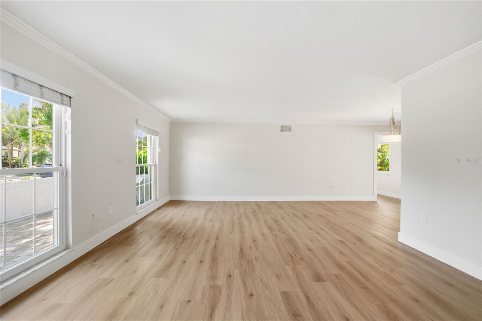 Image 7 of 69 For 630 Venice Lane