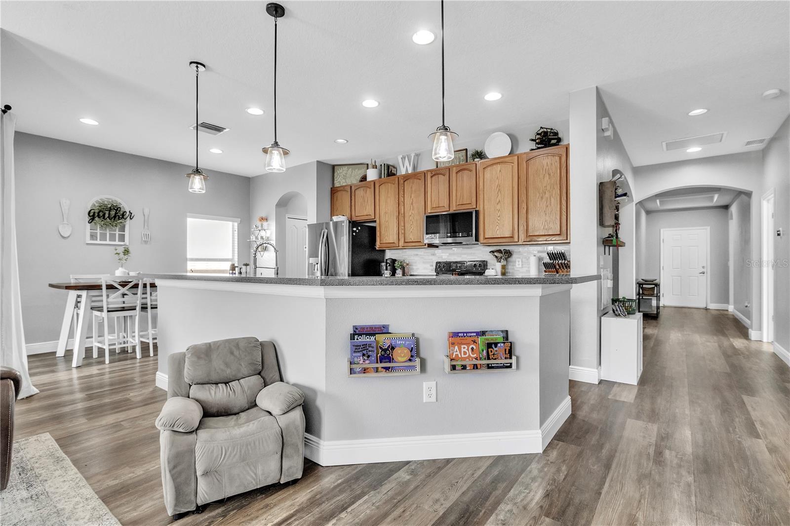 Image 18 of 67 For 714 Griffen Heights Court