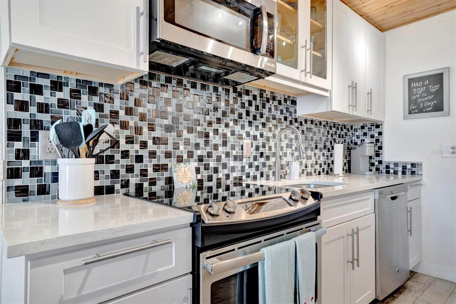 Image 12 of 33 For 625 30th Avenue W G408