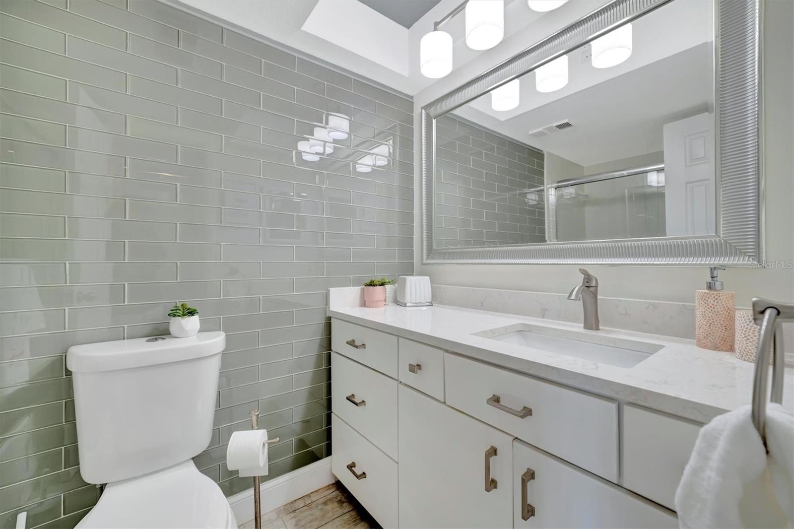 Image 21 of 33 For 625 30th Avenue W G408