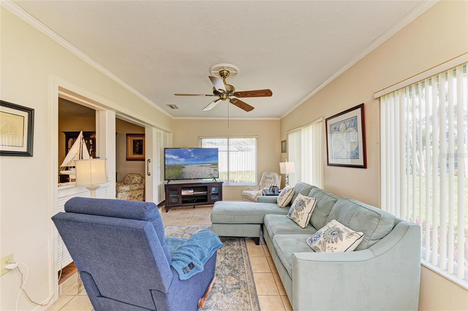 Image 18 of 42 For 6804 19th Avenue W