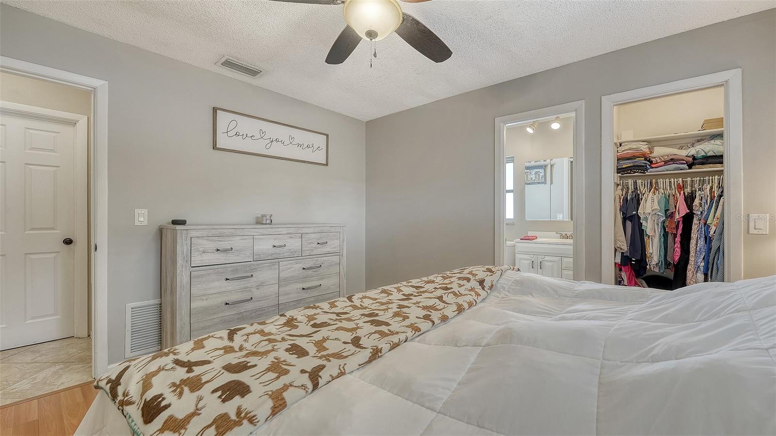 Image 17 of 33 For 4728 Brooksdale Drive