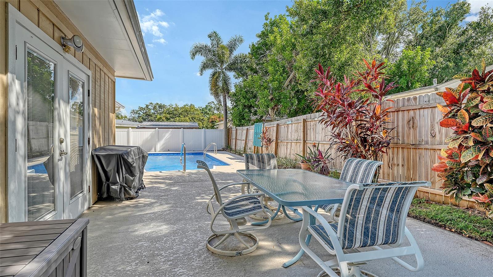 Image 25 of 33 For 4728 Brooksdale Drive