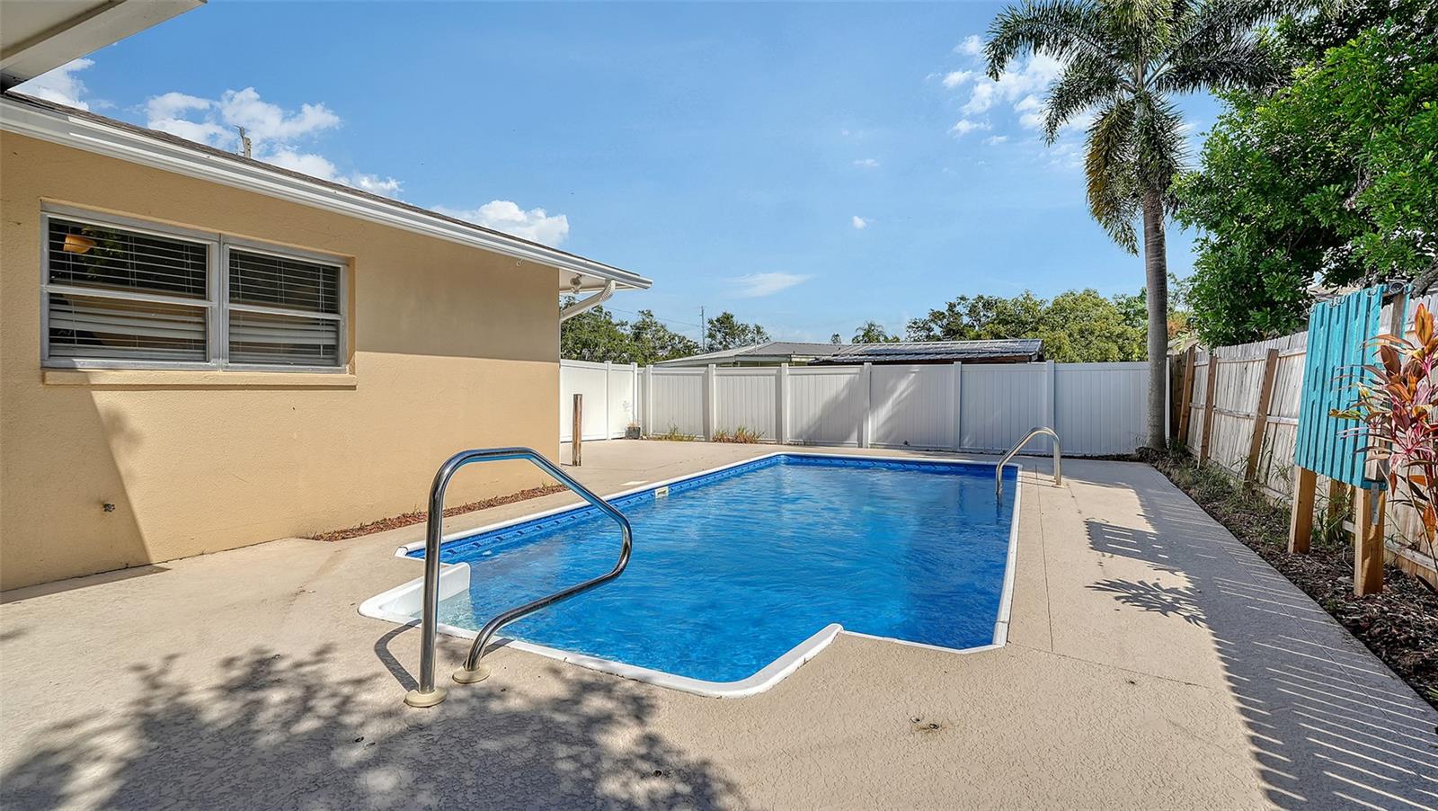 Image 26 of 33 For 4728 Brooksdale Drive