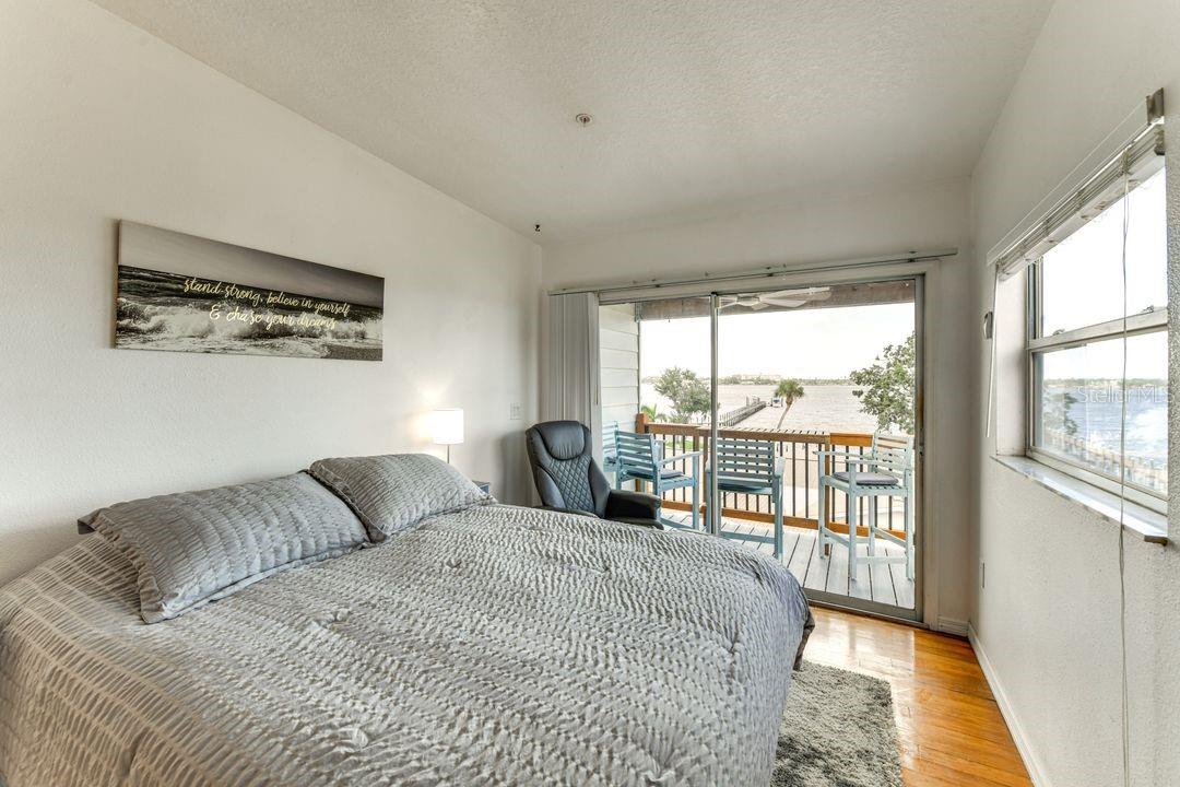 Image 13 of 84 For 1416 Rosslyn Drive