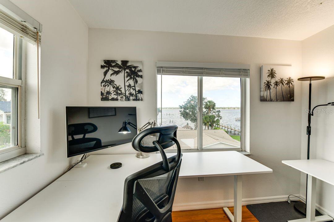 Image 18 of 84 For 1416 Rosslyn Drive