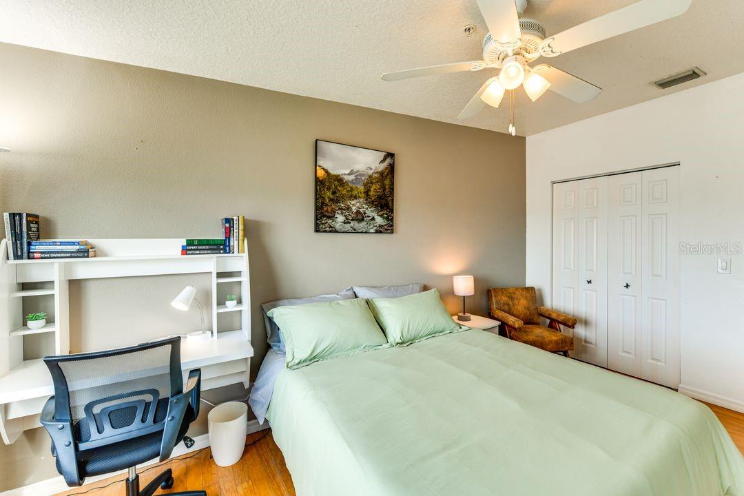 Image 20 of 84 For 1416 Rosslyn Drive