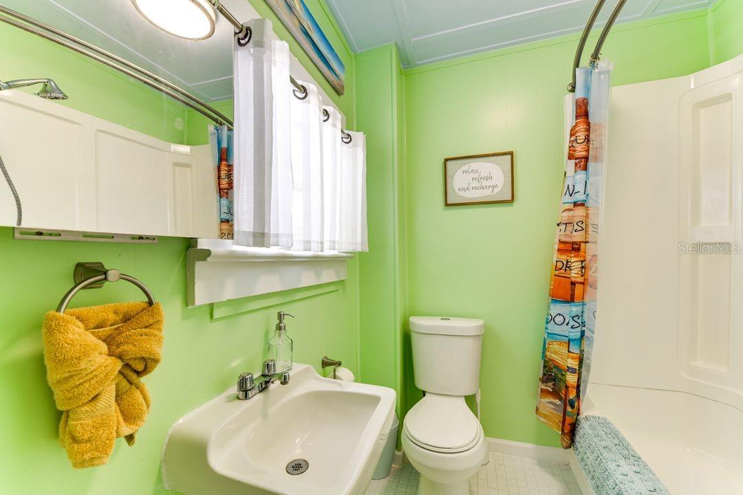 Image 26 of 84 For 1416 Rosslyn Drive