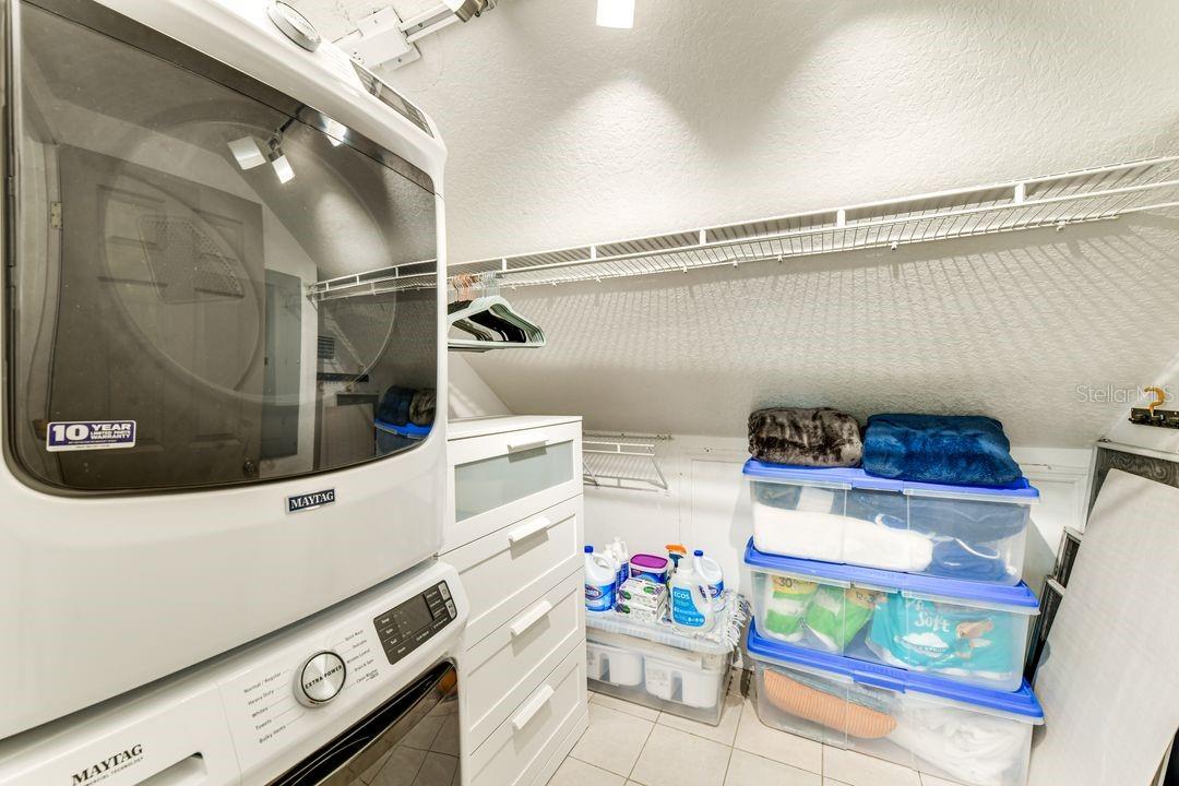 Image 27 of 84 For 1416 Rosslyn Drive