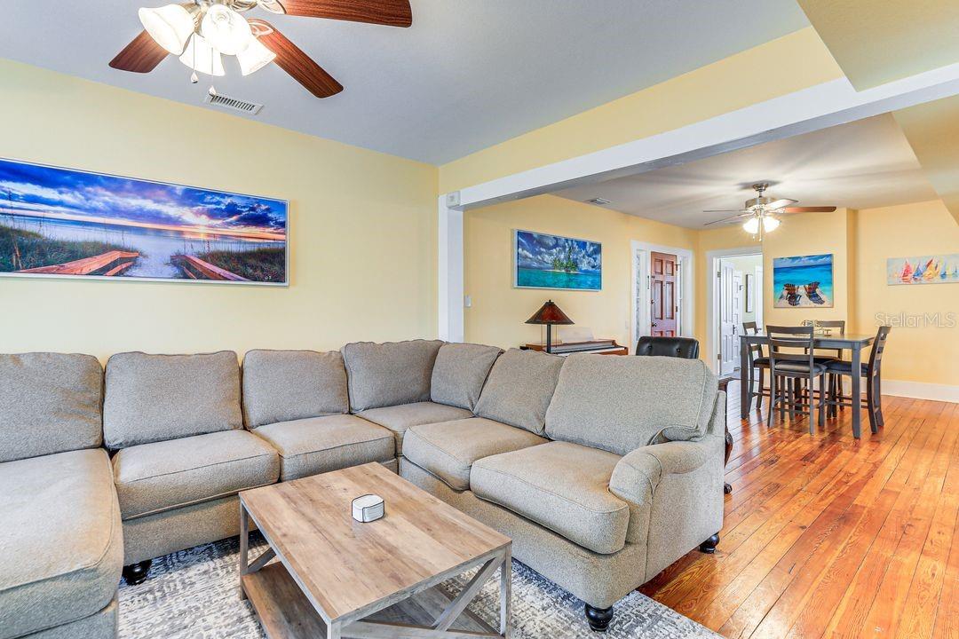 Image 32 of 84 For 1416 Rosslyn Drive